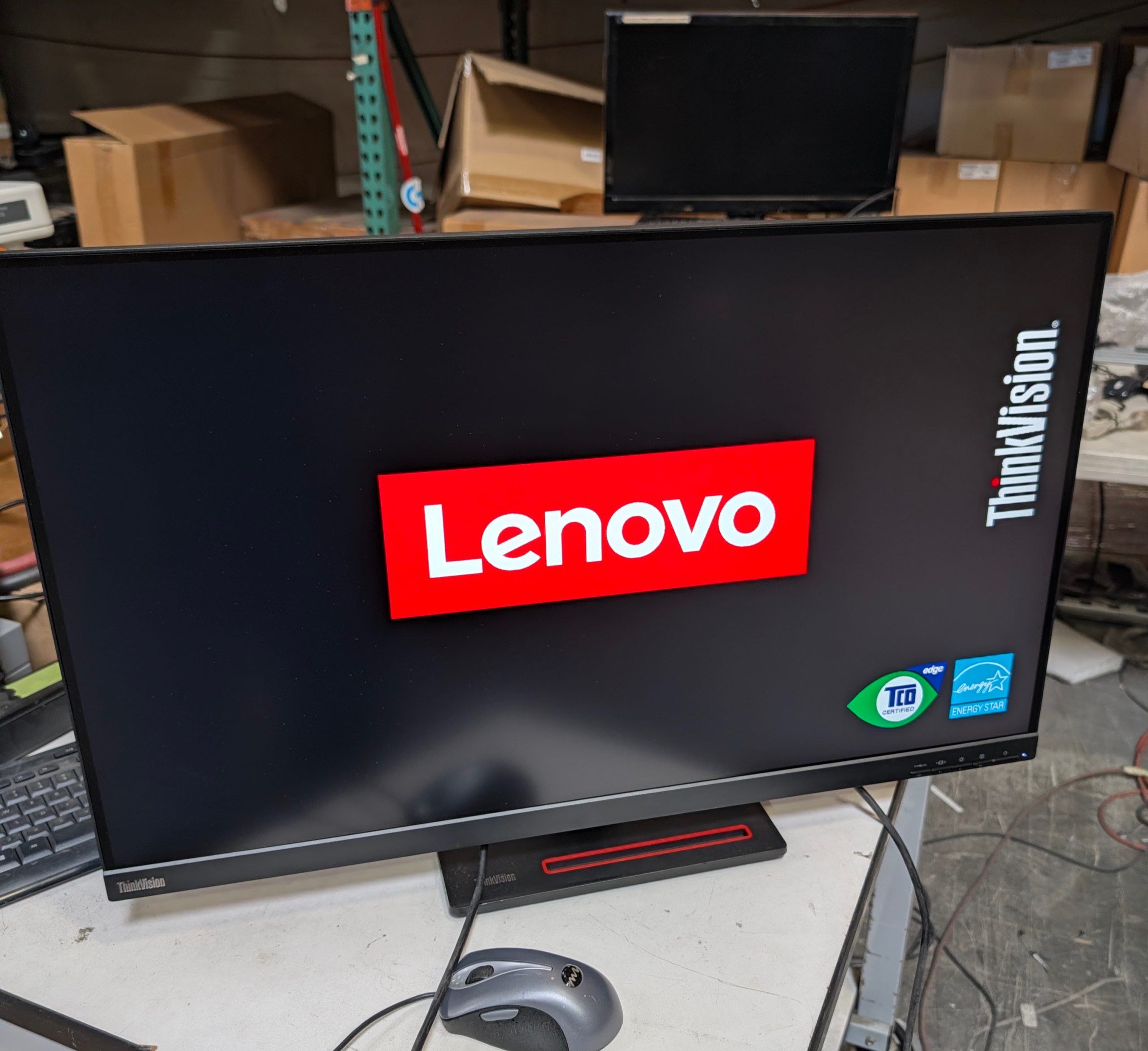 Lenovo 32" 4K 60Hz UHD 3840x2160 USB-C , HDMI, DP w/stand - Image 2
